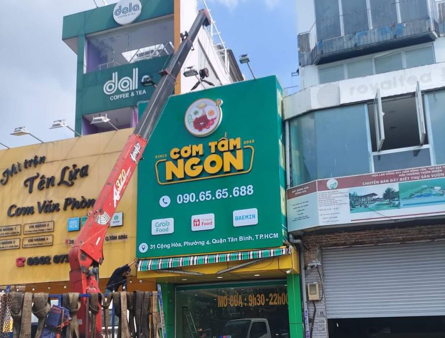 Bảng hiệu Cơm Tấm Ngon